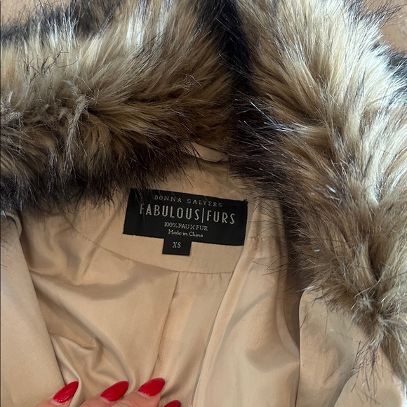 Women's Tan Trench Coat with Faux Fur Collar - Picture 4 of 4